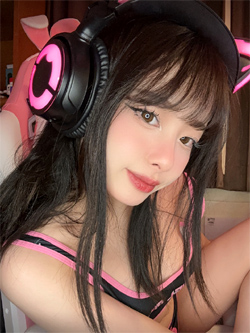hii i'm mya ^_^ your favourite 18 yr old Asian gamer girl - cum play with me :3 i promise i don't bite
